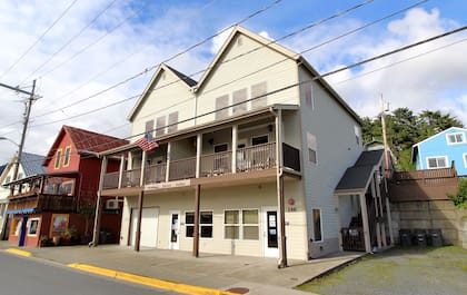 Sitka se encuentra en Alaska; fue elegido como uno de los 50 pueblos pequeños más hermosos para visitar