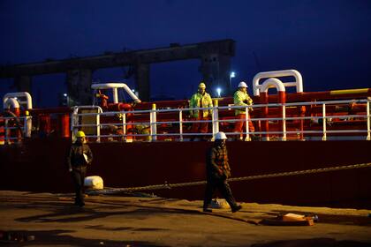 Skandi Caledonia, barco que lleva suministros a los barcos que estan en la zona de perforacion. 
Puerto de Mar del Plata 19 de Junio 2024