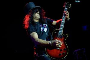 Slash: “Nunca me sentí totalmente cómodo en mi propia piel”