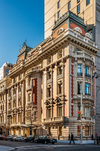 Slim adquirió la casa en 2010 por US$44 millones y en 2023 la puso en venta por US$80 millones