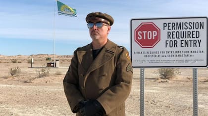 Slowjamastan tiene sus propios agentes y puestos fronterizos.