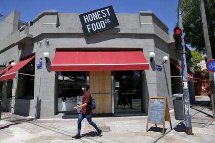 Sobre Caseros se multiplican los locales para comer