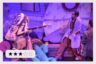 La filmación de una improvisada película se vuelve sátira sobre el escenario en Motorhome