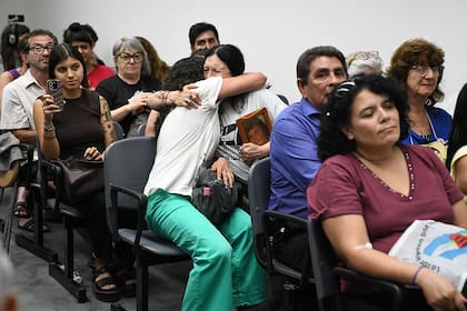 Sobrevivientes y familiares de víctimas de la denominada Masacre del Pabellón Séptimo en la sala donde se escuchó el veredicto