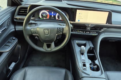 Sobridad y tecnología en el interior del Toyota Corolla