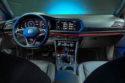 Sobriedad y mucho equipamiento en el interior del Volkswagen Vento GLI