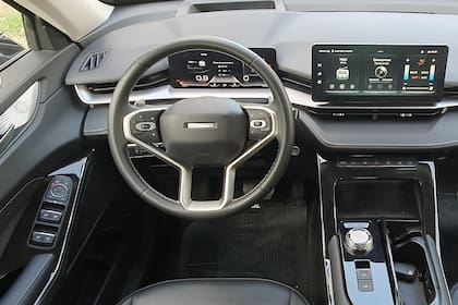 Sobrio y tecnológico es el interior del nuevo Haval H6