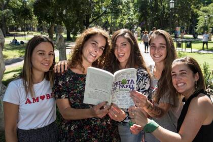 Luciana Garcia Arango, Paula Rodriguez, Micaela Cannataro, Micaela Sanchez y Ro Ferrer