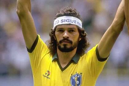 Sócrates, durante el Mundial ´82, un símbolo rebelde de aquel inolvidable seleccionado