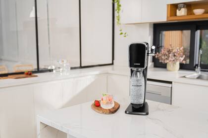 SodaStream brinda la posibilidad de armar ricas bebidas refrescantes para este verano.