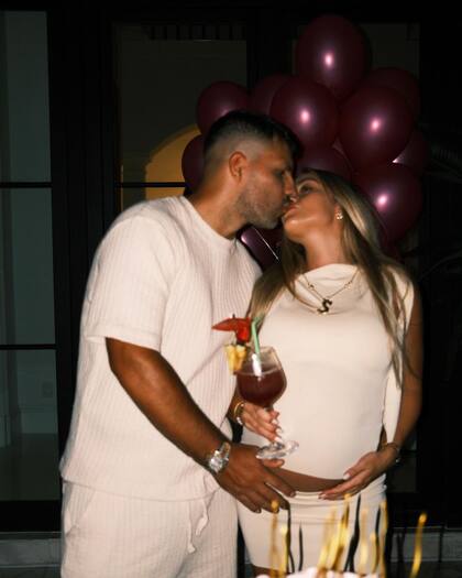 Sofi Calzetti celebró su cumpleaños junto al Kun Agüero (Foto: Instagram @soficalzetti)