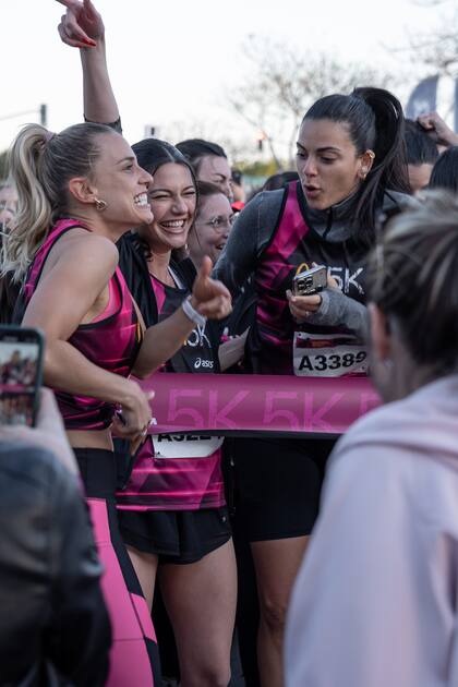 Sofi “Jujuy” Giménez, Juli Puente y Belu Lucius participaron de la carrera.