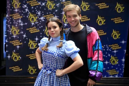 Sofía Morandi junto a Franco Masini, su compañero de elenco en la próxima puesta de El Mago de Oz