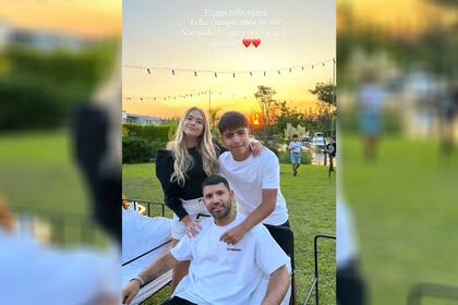 Sofía con el Kun y su hijo, Benjamín