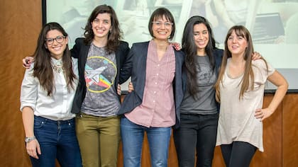 Sofía Contreras, Carolina Hadad, Melina Masnatta, Lucila Rodríguez, Mariana Varela, fundadoras de Chicas en Tecnología