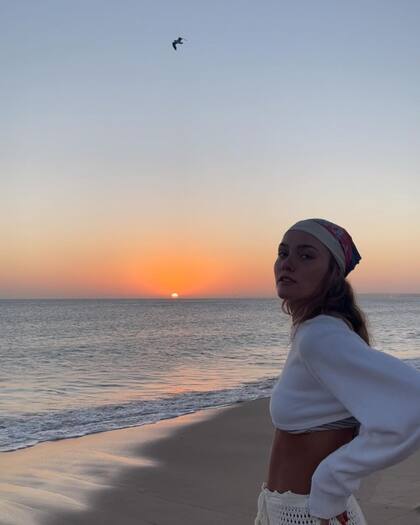 Sofía en la playa, de vacaciones con su familia (Foto: Instagram @soffiasolaa)