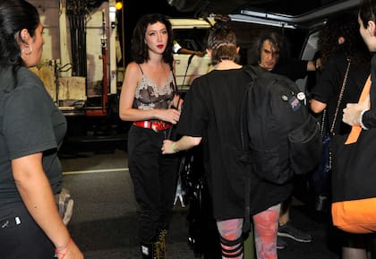 Sofia Gala y su banda Fea se presentaron en club Niceto y tuvieron de invitado a Fito Paez