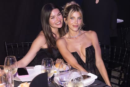 Sofía "Jujuy" Jiménez y Cale Ruggeri compartieron mesa y confidencias...