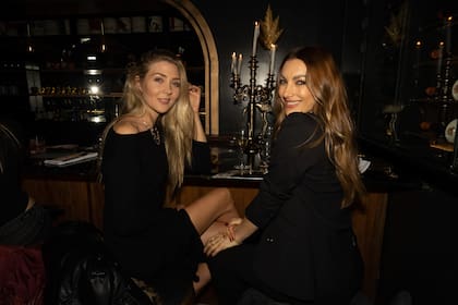 Sofía Macaggi y su amiga, la modelo Ailén Siboldi.