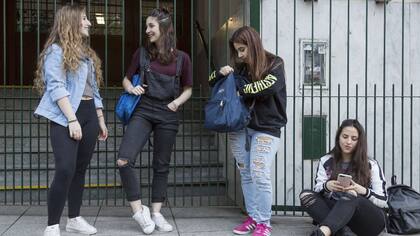 Sofia Navarro, Antonela Mascitelli, Luciana Coronel y Catalina Pavia, con prendas que “infringen” las reglas