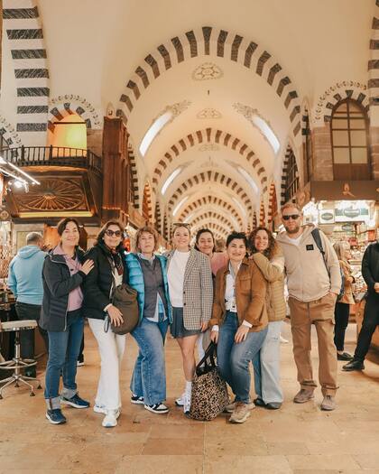 Sofía Pachano junto al grupo con el que viajó en abril de este año a Turquía. Allí, recorrieron Estambul, Capadoccia y Pamukkale