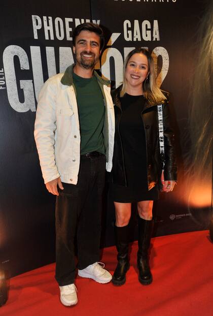 Sofía Pachano y su novio, el actor Santiago Ramundo, se mostraron muy acaramelados antes de la función