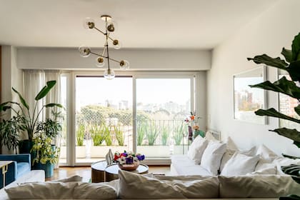 Sofía Sanz se especializó en business intelligence y marketing digital, en el rubro de la moda. Es tucumana, hizo un máster de negocios en Londres y trabajó en Brasil hasta que hizo pie en este departamento de Belgrano R