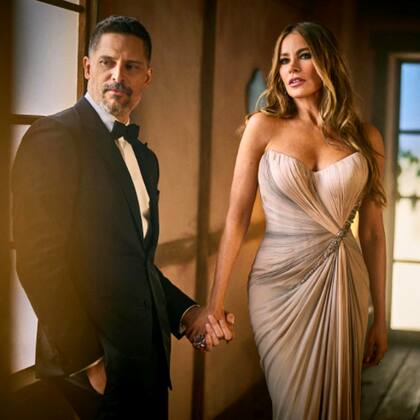 Sofía Vergara, con un vestido de escote corazón y silueta sirena de Mark Zunino.