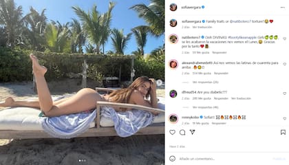 Sofía Vergara hizo topless en la playa y subió la foto a las redes (Foto: Instagram @sofiavergara)