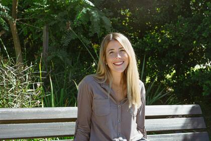 Sol afirma que no existen tiempos específicos para atravesar un duelo
y que eso dependerá de cada subjetividad, del vínculo que uno tenía con la persona que perdió, la cantidad de tiempo compartido, y el proceso personal de cada uno.