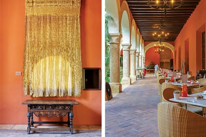 ‘Sol’, el tapiz tejido en cintas de lino con cuero dorado a la hoja es obra de Olga de Amaral, hecho exclusivamente para el hotel. 