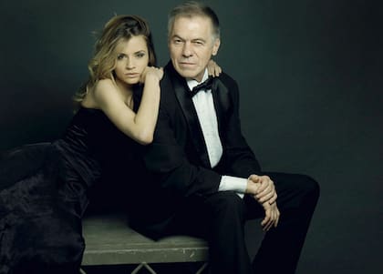 Solá junto con Paula Cancio, cuando juntos subieron al escenario para interpretar El diario de Adán y Eva, una de las preferidas del actor