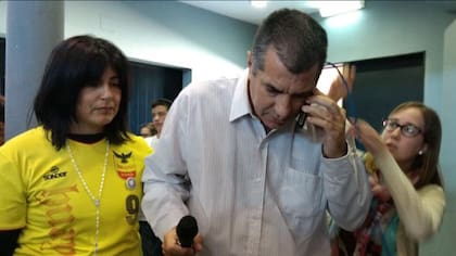 Solari llamó a los padres de Micaela durante el velatorio.