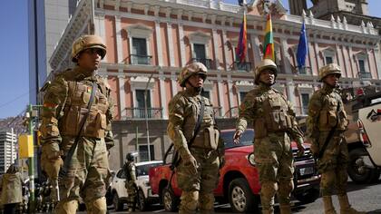 Soldados en la plaza Murillo de La Paz (AP Photo/Juan Karita)�