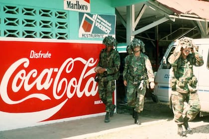 Soldados estadounidenses en las calles de la ciudad de Panamá