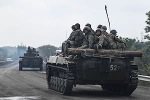 Ucrania traslada la presión bélica al sur y Rusia alista la defensa en las líneas del frente