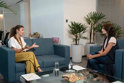 Soledad Acuña y Mariana Arias durante la entrevista