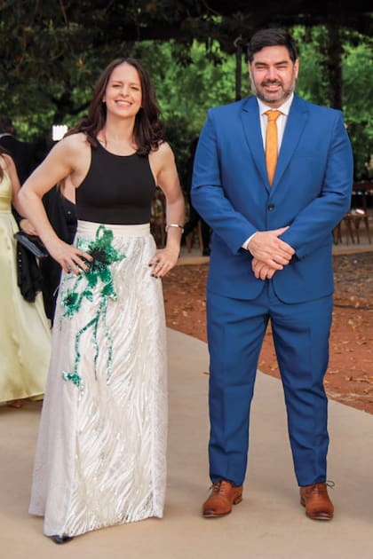 Soledad Martínez, intendenta de Vicente López, y Carlos Granovsky,
subsecretario de Paseo y Plazas del municipio.