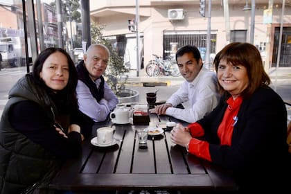 Soledad Martínez, Néstor Grindetti, Ramón Lanús y Patricia Bullrich, durante la campaña electoral 2023