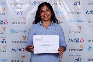 Creó un proyecto de artesanías que la ayudó a salir de la violencia