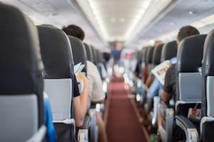 Por qué cambiar de asiento en el avión a último momento puede producir una catástrofe