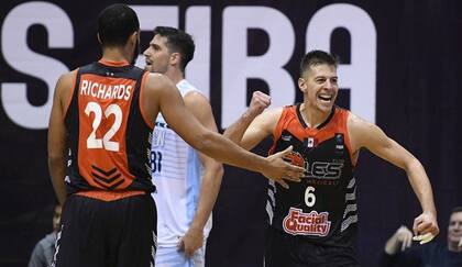 Soles se quedó con el grupo pero La Unión pasó a semis