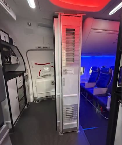 Solo los nuevos aviones entregados deberán contar con la barrera secundaria de cabina