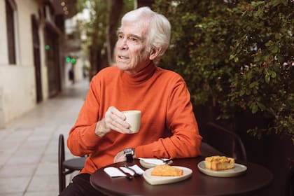 “Sólo pensaría en retirarme si empezara a escuchar esa voz de vibrato que a veces aparece con la edad. Soy muy crítico conmigo mismo y no lo soportaría”, dice