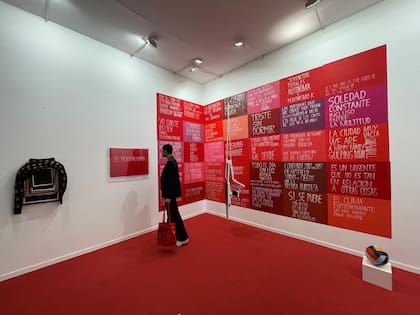 Solo Show de Mariela Scafati presentado por Isla Flotante en la sección latinoamericana de la feria