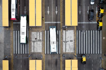 Solo unos pocos colectivos brindan servicio