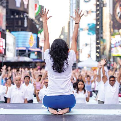 Solstice in Times Square: Mind Over Madness Yoga ofrecerá siete clases dadas por reconocidos instructores de esta práctica milenaria