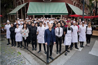 “Somos familia y vivimos la gastronomía con el concepto de la hospitalidad, deseamos que vengan a visitarnos a casa”, dice Rivero.