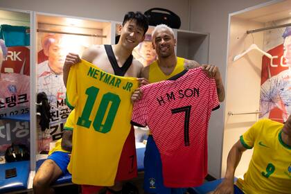Son Heung-Min y Neymar intercambian camisetas luego del amistoso Corea del Sur-Brasil