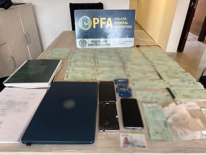 Son seis las personas detenidas por la investigación de estafas millonarias contra dos facultades de la UBA